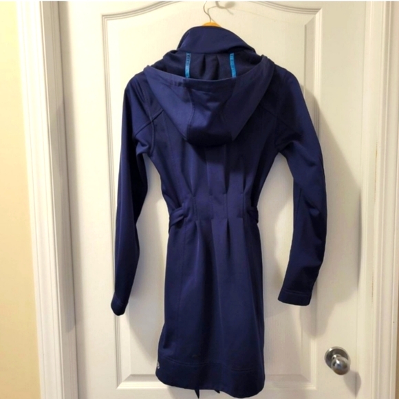 Lululemon long rain jacket - Picture 3 of 5